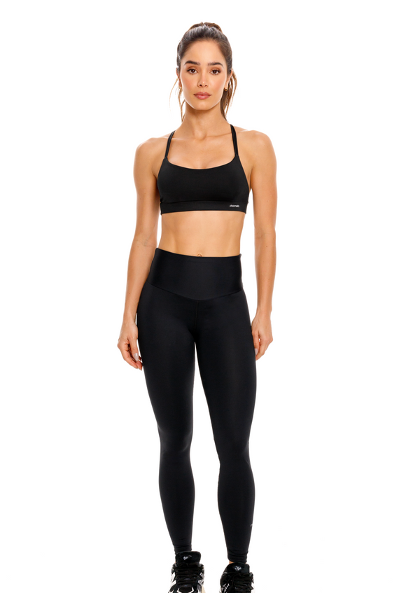 ROPA DEPORTIVA PARA MUJER TOPS Y LEGGINGS CHAMELA Etiquetado LEGGINGS Chamela Colombia